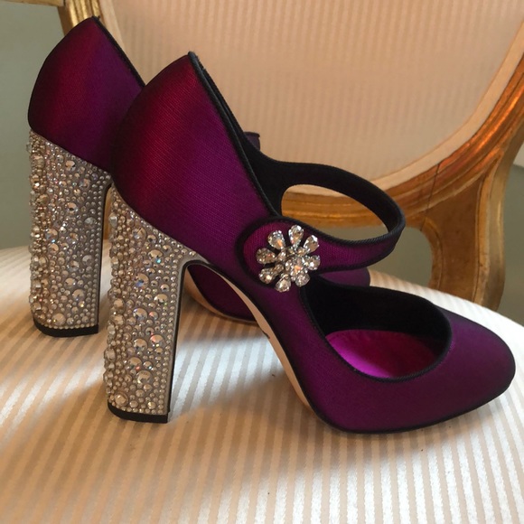 Dolce & Gabbana Shoes - Golce&Gabbana pink jeweled shoes!